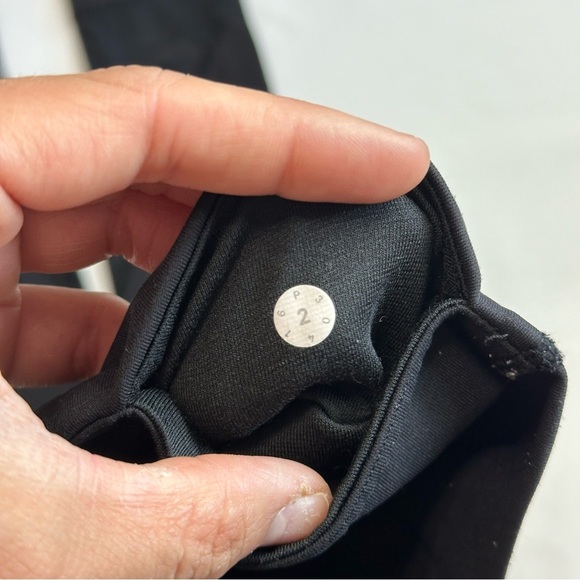 0334 - Lululemon Pants Size 2 - Picture 3 of 6